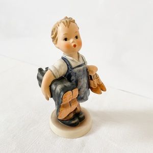 Boy as a cobbler Hummel
